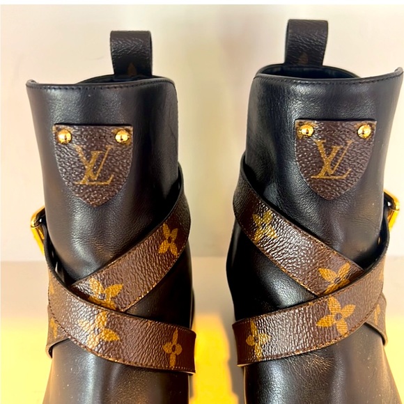 Louis  Vuitton limited edition Moto Ankle Boots 🤎🖤 size 38 - Picture 4 of 9